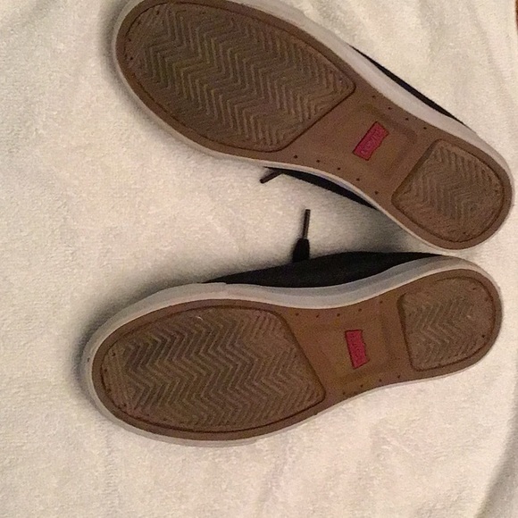 Levi Strauss & Co. kids size 4 lace up tennis shoe - Picture 6 of 7